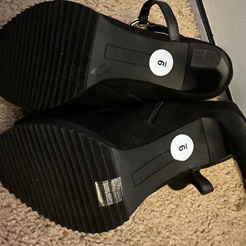 DKNY Black Women's Shoes size 9